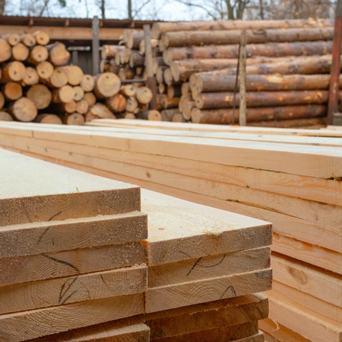 sušené truhlářské řezivo 8–12 % vlhkosti